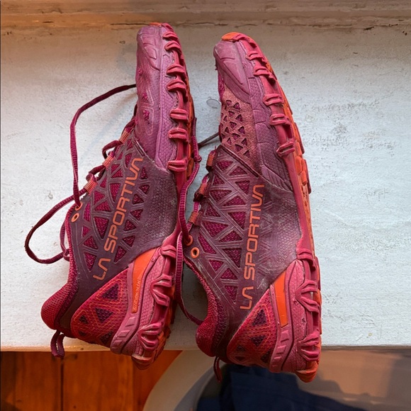 La Sportiva trail shoes - Picture 7 of 8